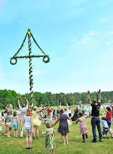 berry picking in Sweden